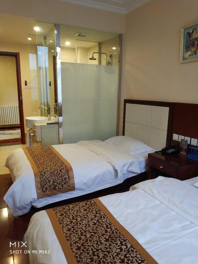 Beijing Gongmei Blue Peacock Business Hotel Bagian luar foto