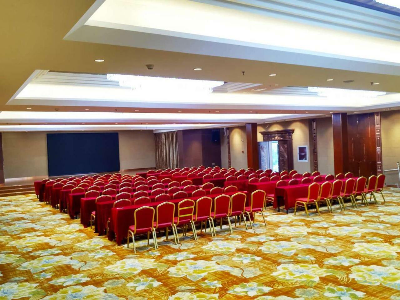 Beijing Gongmei Blue Peacock Business Hotel Bagian luar foto